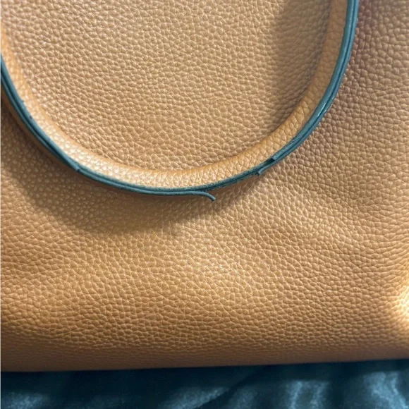 ✨ Preloved Alexis Bendel Tan Tote ✨ - Picture 7 of 8